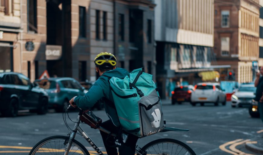 deliveroo_delivery_courier_cyclist_bicycle
