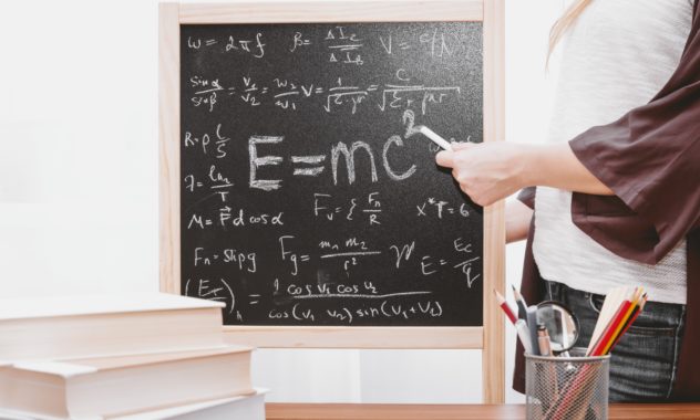 classroom_teacher_school_chalkboard