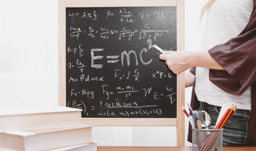 classroom_teacher_school_chalkboard